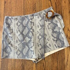 Zara Stylish Snake Print Women Shorts skort size L